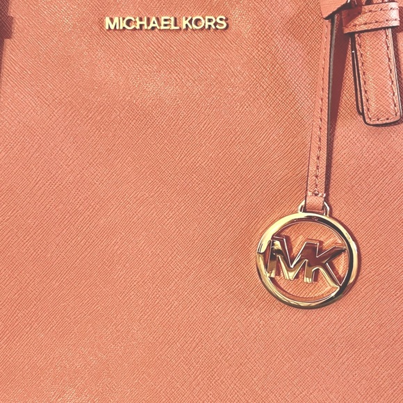 Michael Kors Pink JetSet Leather Tote - Picture 3 of 7